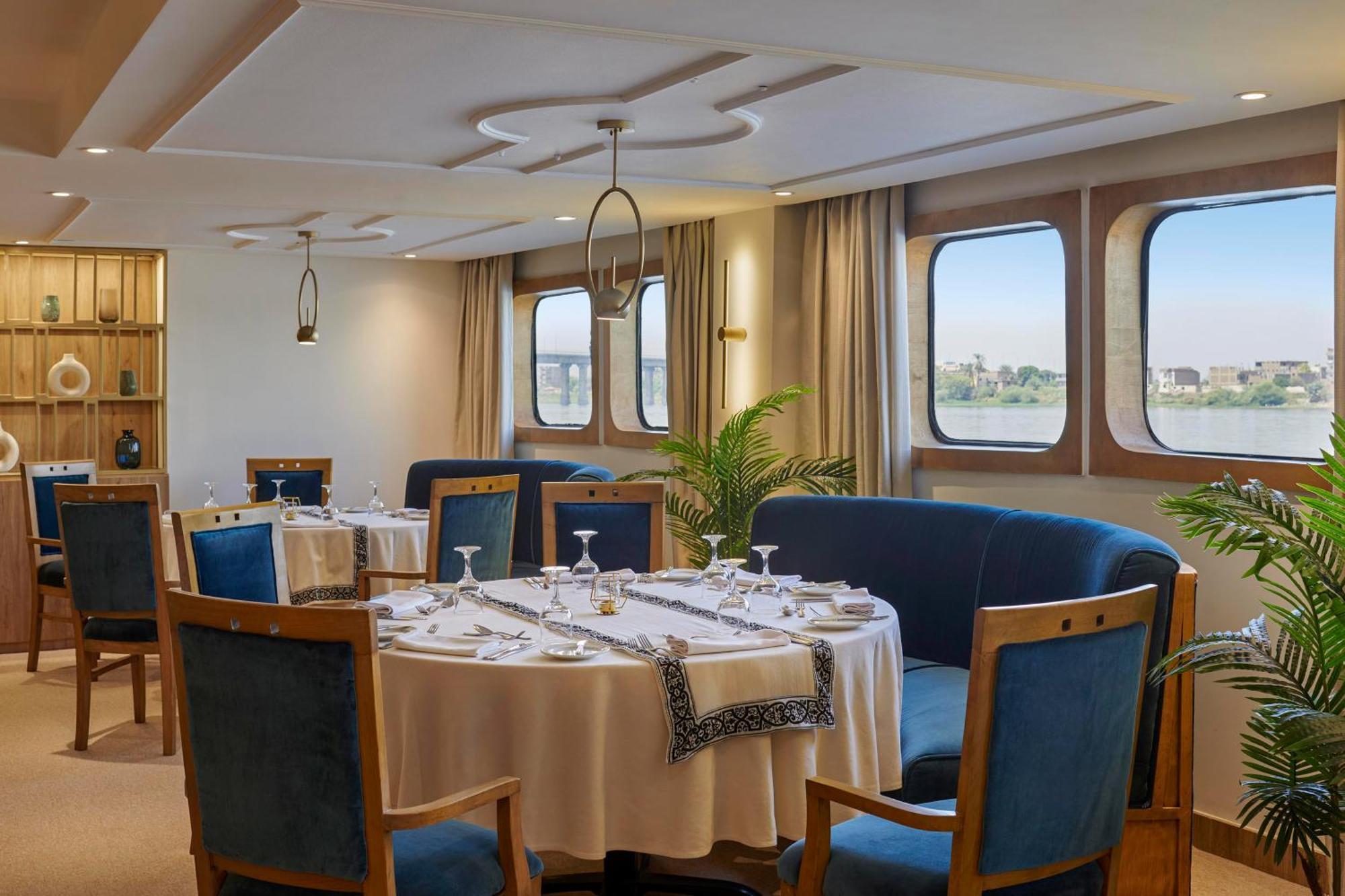 Moevenpick Royal Lotus Nile Cruise, Every Monday Four Nights From Luxor, Every Friday Three Nights From Aswan - Including Excursions & Sightseeing ภายนอก รูปภาพ